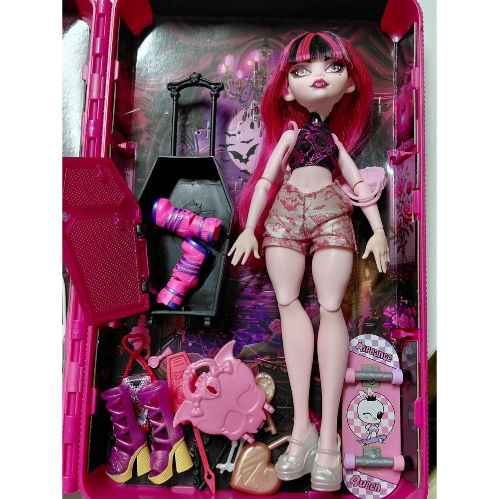 Monster High G3 Draculaura Skulltimate Secrets Gore-geous Oasis Doll Suitcase